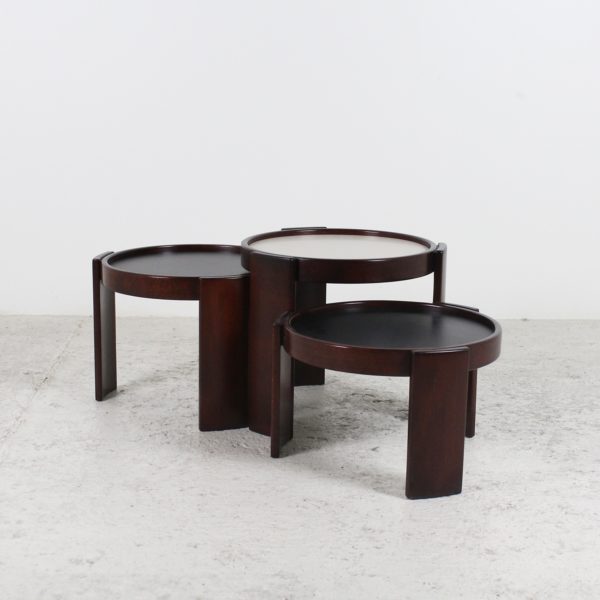 Tables basses rondes vintage 1960, en hêtre et mélaminé, de Gianfranco Frattini pour Cassina.