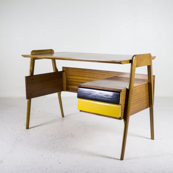 Bureau vintage 1950, en chêne et acajou de Vittorio Dassi.