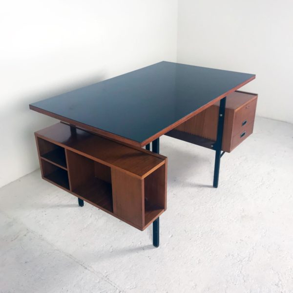 Bureau vintage 1950, en acajou, Formica noir et métal.