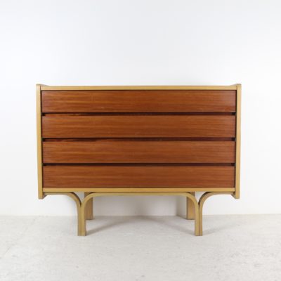 Commode vintage 1950, en placage de frêne et acajou, de Joseph André Motte, éditée par Charron Groupe 4.