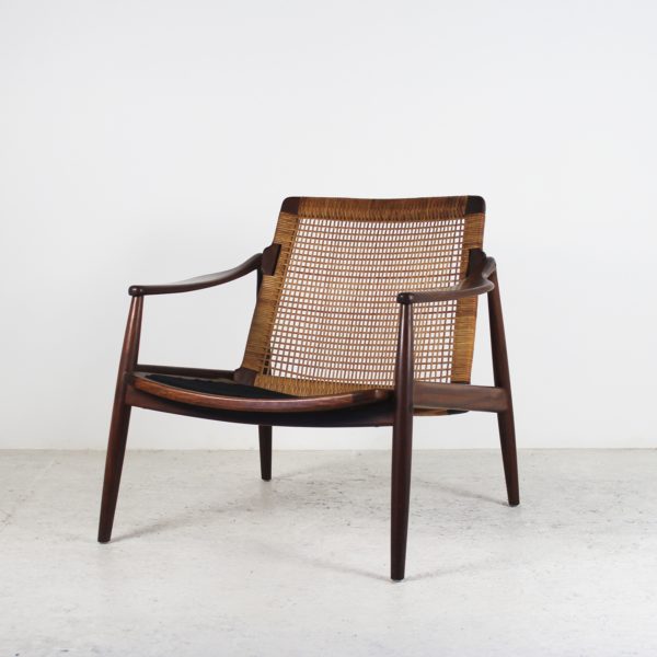 Fauteuils vintage "Easy Chair"1950, en teck et dossier canné, de Hartmut Lohmeyer, édités par Wilkhahn.