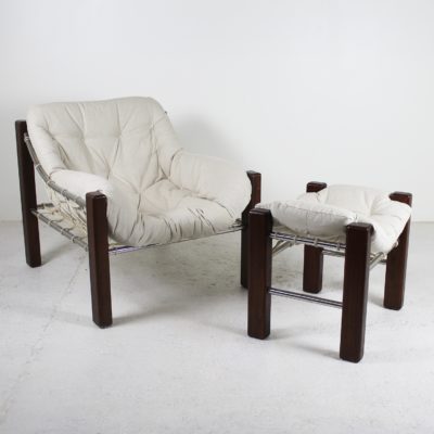 Fauteuil et ottoman vintage en bois et tissu écru, de Jean Gillon pour Italma Wood Art dans les années 60.