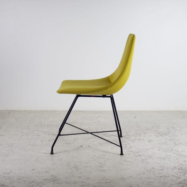 Chaises vintage des années 50 d'Augusto Bozzi pour Saporiti. En métal noir, laiton et tissu jaune.