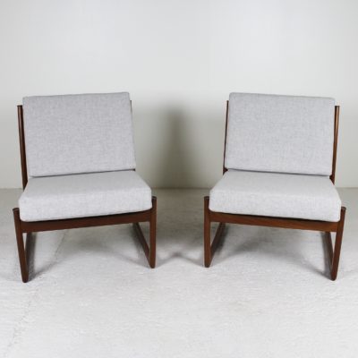 Pair of 1960s vintage armchairs in teak and grey Kvadrat fabric cushions, by Petre Hvidt, France &amp; Son edition.