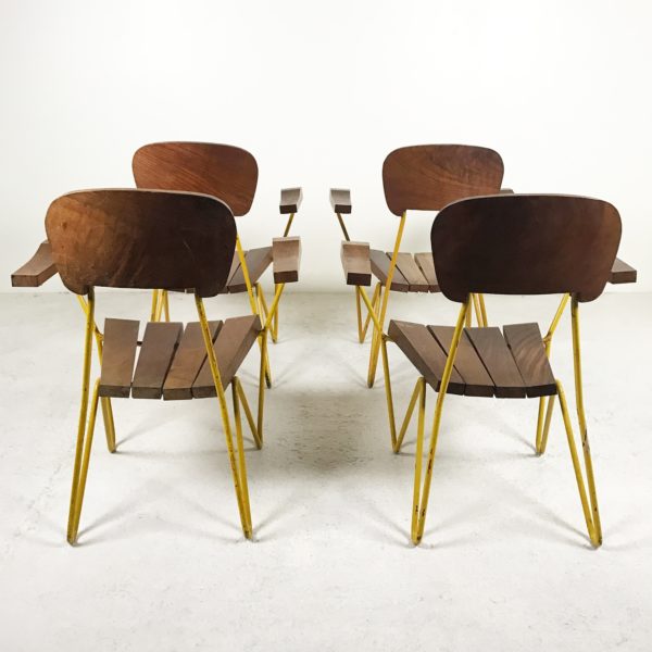 Fauteuils vintage années 50, en métal jaune et bois massif, design argentin de Cesar Janello.