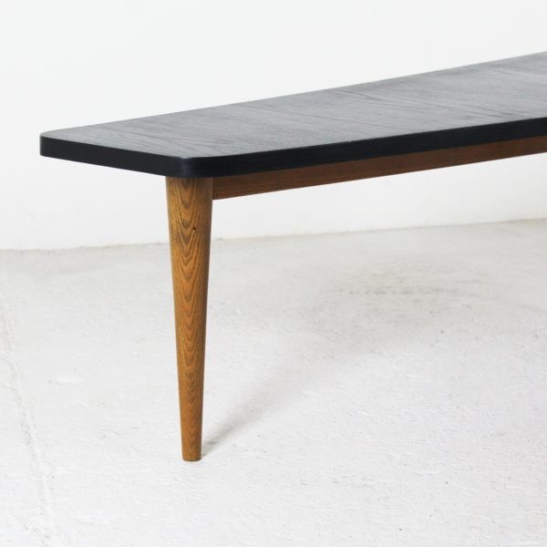 Table basse vintage, de forme libre 1950, de Maurice Pré, en frêne.