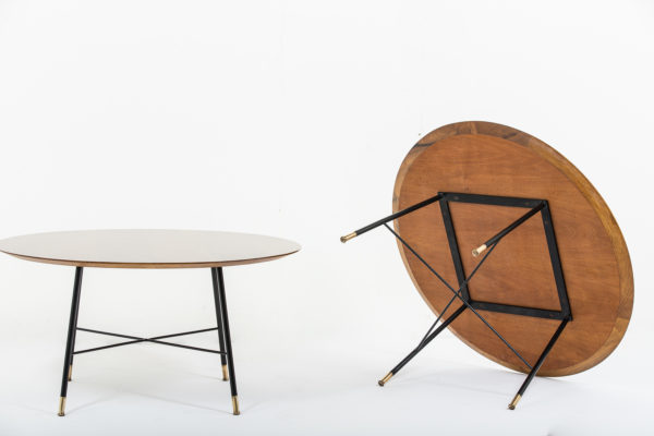 tables vintage des années 50, d'Ico Parisi pour Cassina en noyer, métal laqué noir et laiton