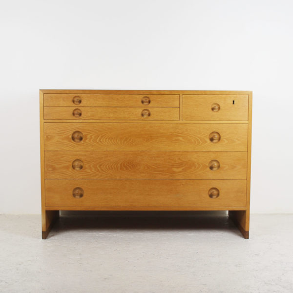 commode en chêne vintage de Hans J.Wegner pour Ry Mobler, travail des années 50.