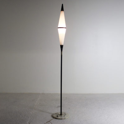 Vintage floor lamp from the 50's, in black lacquered metal, opaline, brass and marble base, Italian work.