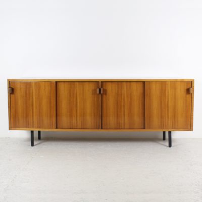 Vintage sideboard in rosewood and leather handles, made by Florence Knoll in the 1970s.