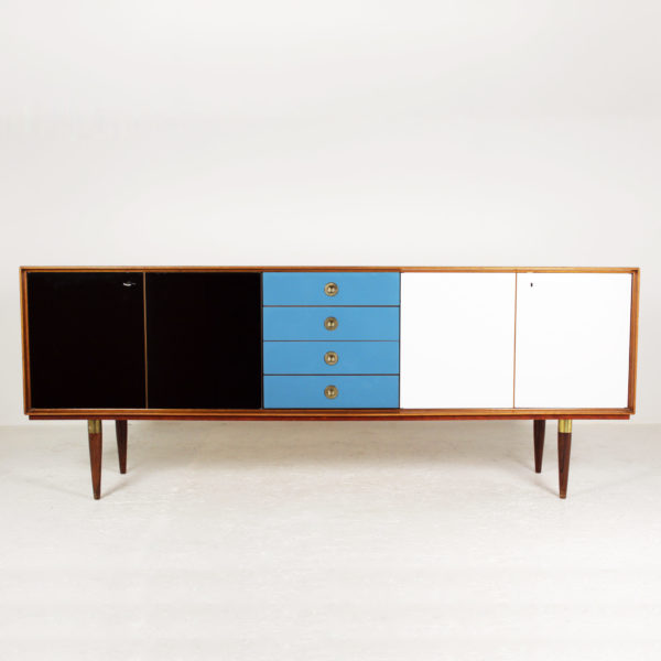 Enfilade danoise circa 1950 scandinave des années 60, en teck, Formica et laiton.