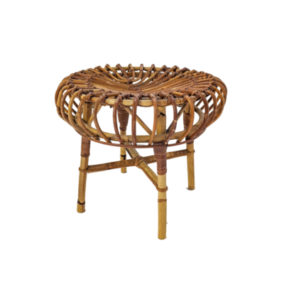 Tabouret en rotin de Franco Albini, édité par Vittorio Bonacina dans les années 1960, assise ronde reposant sur quatre pieds, en bon état vintage.