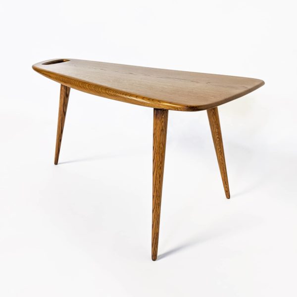 table basse vintage, de forme libre en chêne massif de Pierre Cruège, édition Formes dans les années 50.