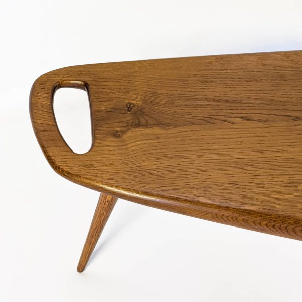 table basse vintage, de forme libre en chêne massif de Pierre Cruège, édition Formes dans les années 50.