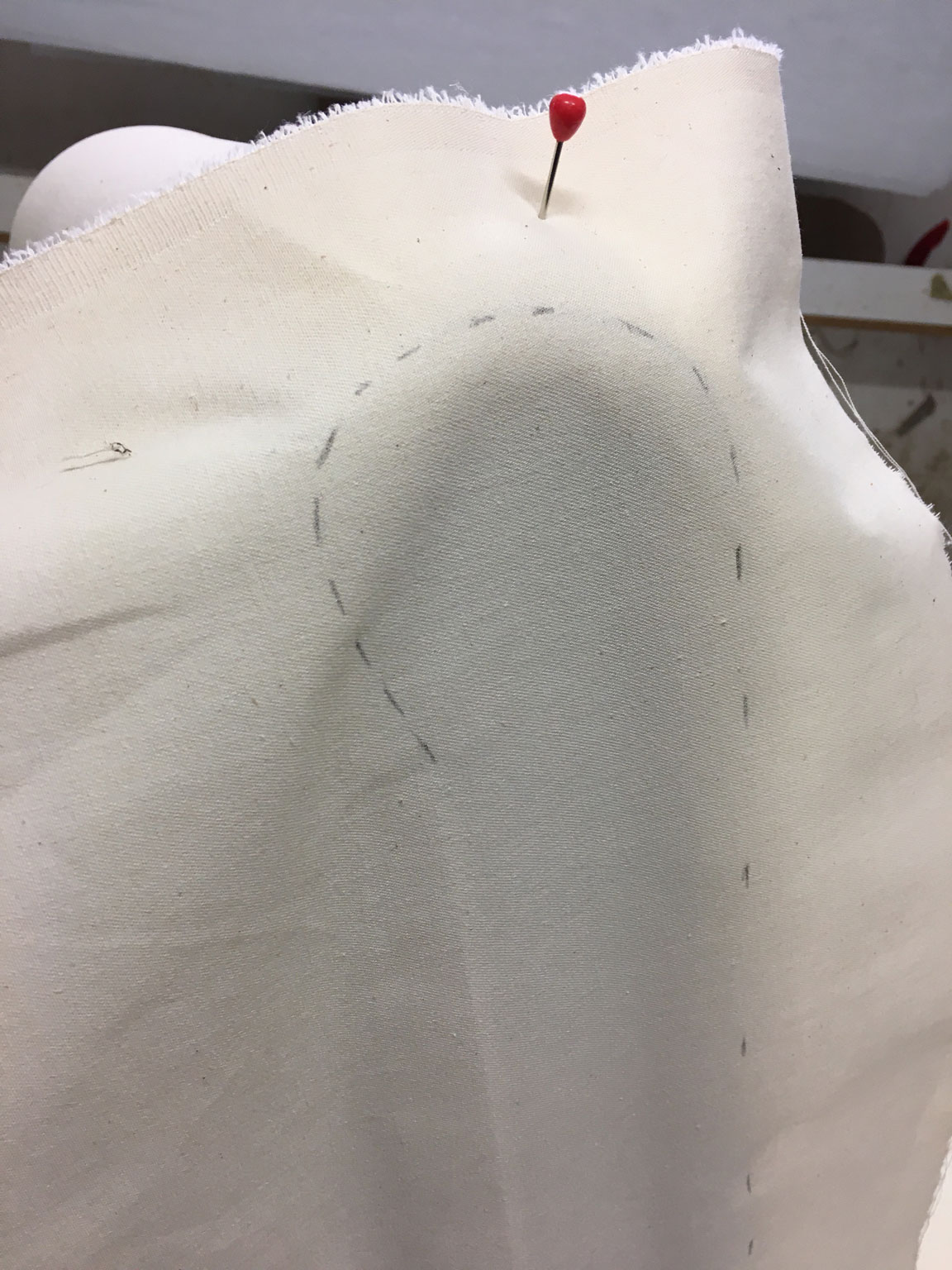 Restauration d'un fauteuil vintage par Atelier 2 pour Emmanuelle Vidal