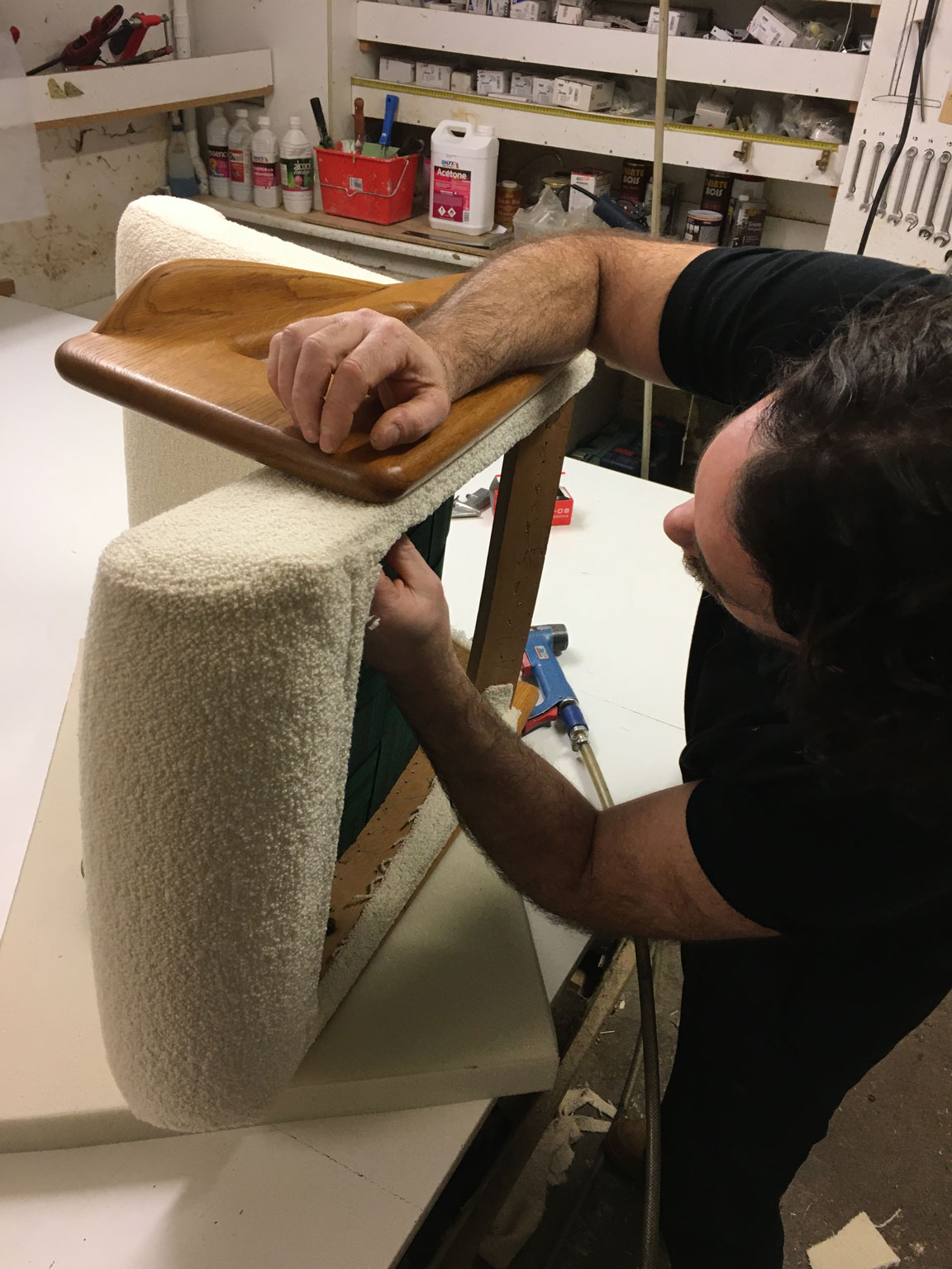 Restauration d'un fauteuil vintage par Atelier 2 pour Emmanuelle Vidal