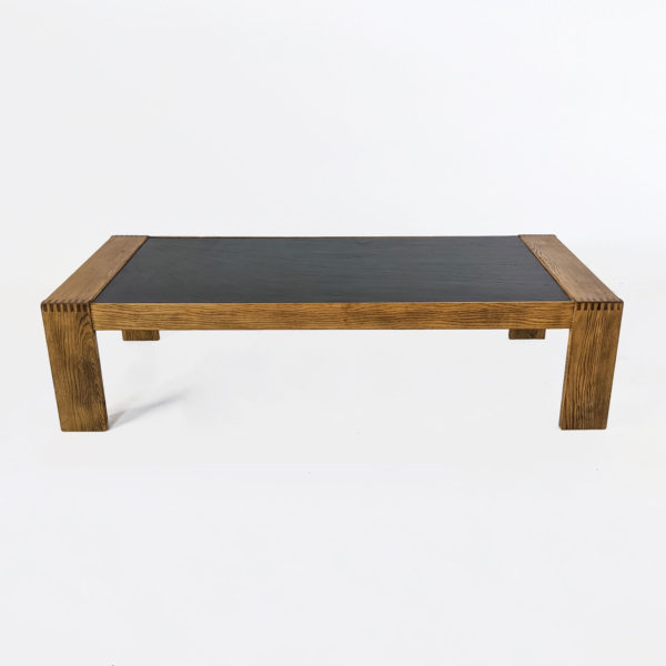 Table basse vintage en ardoise et chêne, 1960 - Emmanuelle Vidal Galerie