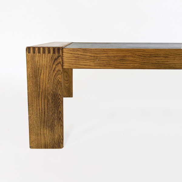 Table basse vintage en ardoise et chêne, 1960 - Emmanuelle Vidal Galerie