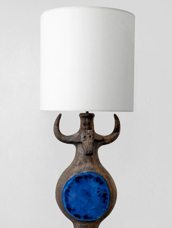 Grande lampe en grès émaillé, par Dominique Pouchain, 2025 – Image 2