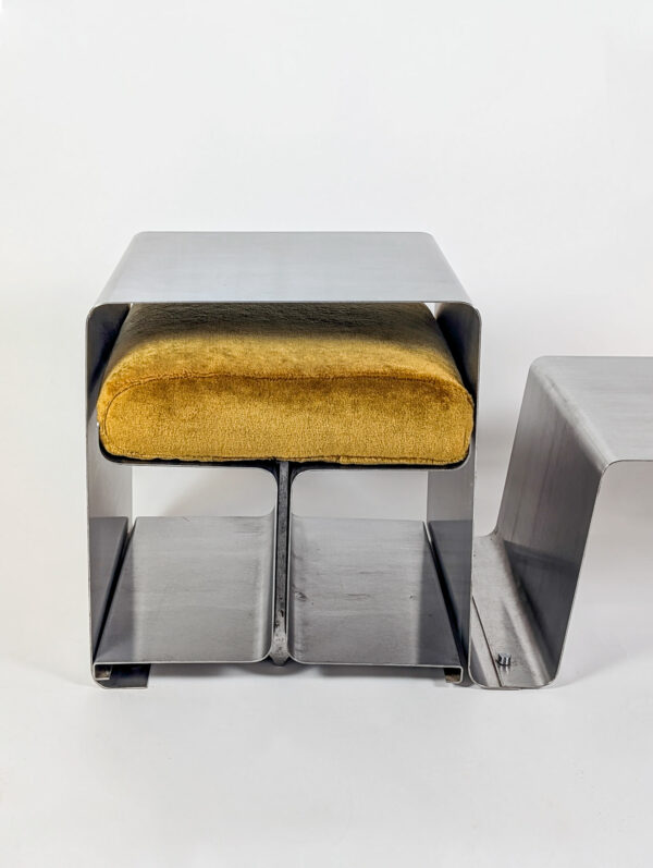 Table basse et tabouret en inox, bureau d'étude Roche Bobois, 1970 – Image 6