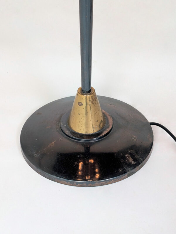 Lampadaire en métal, laiton et opaline, 1950 – Image 5