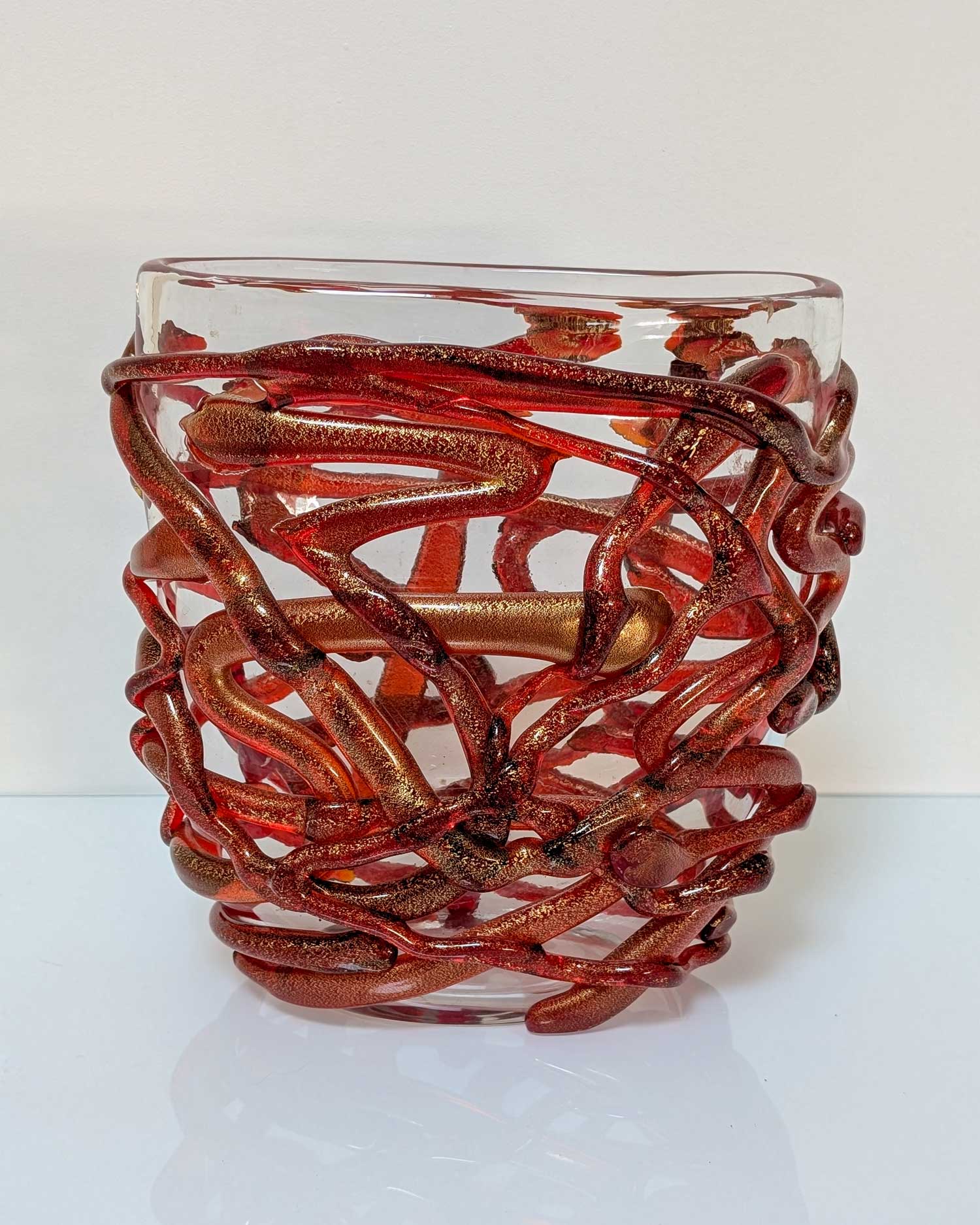 Vase contemporain en verre soufflé rouge, Murano – Image 2